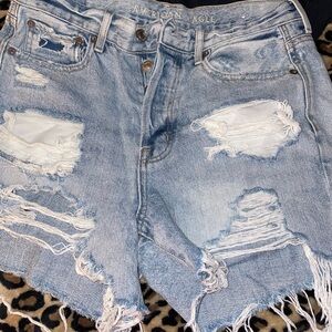 Cute distressed American Eagle shorts